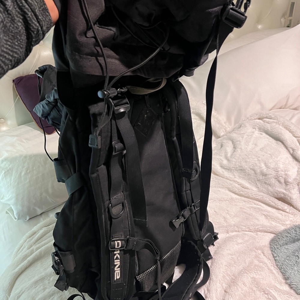 Dakine Black Adventure mountain  Backpack